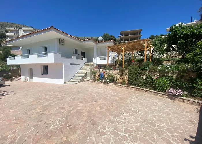 Sarsed Home, Sarande